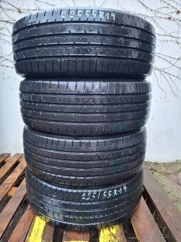 Predám jazdené letné pneu 225/55 R19 99V zn. Toyo