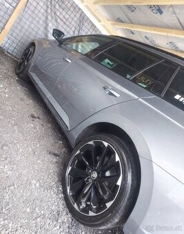 Škoda Supernova R19Škoda Superb III ET44