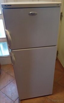 Predám plnefunkčná chladnička s mrazničkou WHIRLPOOL