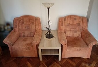 2x kreslá + stolík + lampa