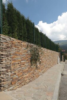 Prírodný kameň Gneiss (rula) – vhodný na obklad, dlažbu a mu
