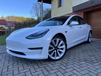 Tesla model 3 Long range - možný odpočet DPH - v záruke