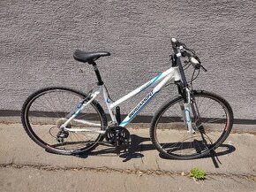{07} Dámsky crossový bicykel Bergamont