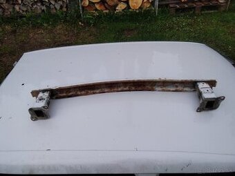 Skoda Fabia 2 zadná vystuha