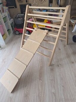Montessori Piklerovej triangel