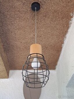 Pekny luster na lanku