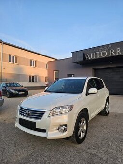 Toyota Rav4 D-4D 4x4 = 187243km , Bez korozie, Top Stav=