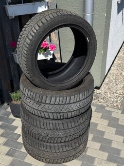Predám Pirelli Sottozero 3 235/45 r18