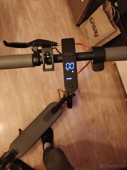 Elektrická kolobežka 350W max 30 km/h , skladacia M365 Pro