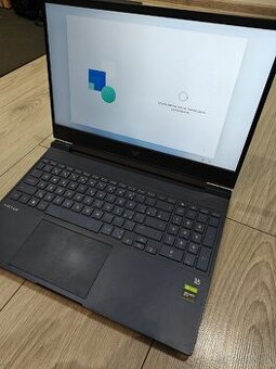 HP Victus 15-fb0310nc herný notebook