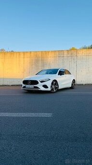 Mercedes A180 Progressive 2024 9900km Facelift