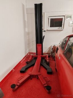 Predám hydraulický zdvihák - 1