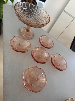 Dekoracna Dezertna Sada z Ruzoveho Skla