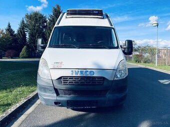 mraziarenska dodavka iveco daily, 2013
