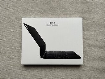 Apple iPad 11 pro Magic keyboard