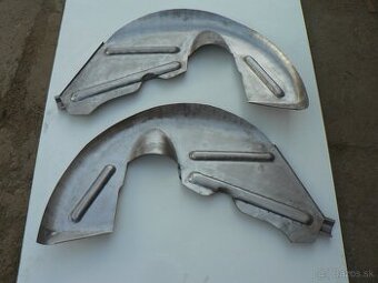 Vnitřní část zadního podběhu Tatra 603