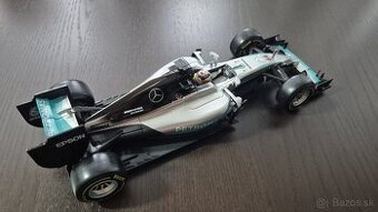 Bburago Race F1 Mercedes Petronas W07 hybrid 2016 1:18 - 1