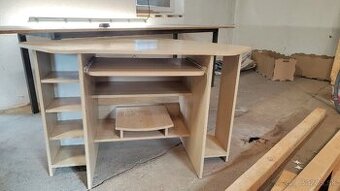 Predám rohový písací stolík