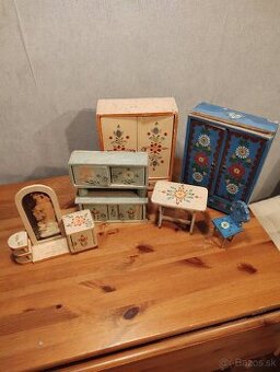 Starožitný detský drevený nábytoček