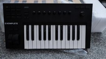 Native Instruments Komplete Kontrol A25 MIDI keyboard