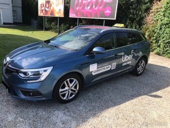 Prenajom auta pre pracu v taxislužbe.