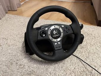 Volant k videohrám od Logitech Driving Force Pro
