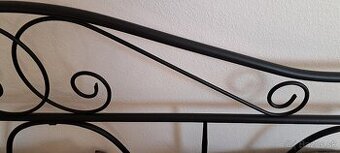 Postel zelezna kunej darujem lampu - 1