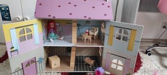 Drevený kvalitný domček pre bábiky a barbie