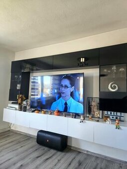 Obývacia stena 3m biely lesk/čierny lesk