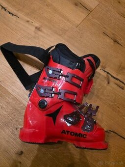 NA PREDAJ: Lyžiarky Atomic Redster STI LC