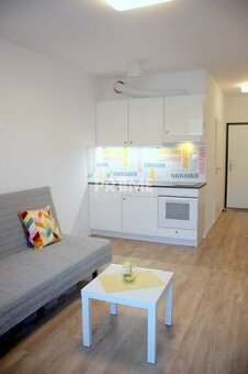 Pekná Garsónka, REKONŠTRUKCIA, BALKÓN, Zuzany Chalupovej, Pe - 1