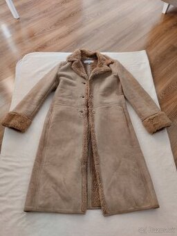Dámsky kožušinový kabát