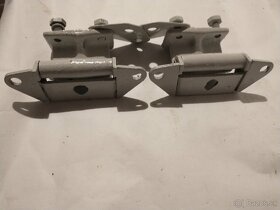 Škoda1202 de Luxe STW/1968,2x dverové pánty