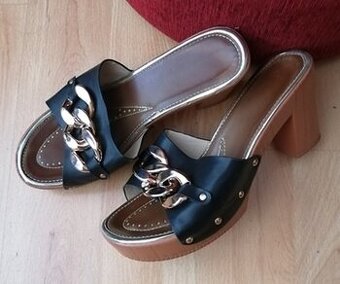 DÁMSKE ŠĽAPKY veľ.38