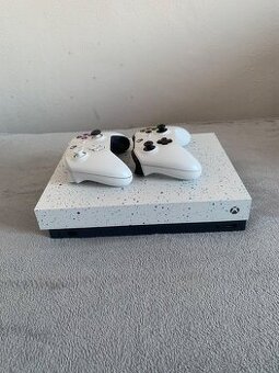 Xbox One S Hyperspace Special Edition 1TB + 2 ovládače + GTA