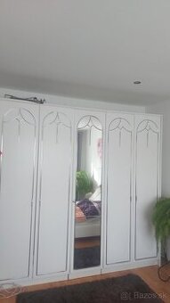 Šatníková skriňa