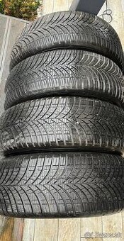 215/60 R17 celorocne pneu Goodyear