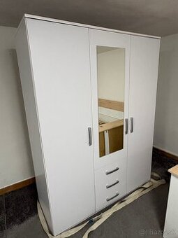 Trojdverová skriňa + 3 šuflíky