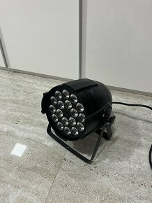SVETLÁ - LED PAR RGBW 18x10W