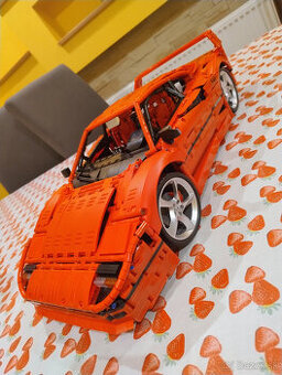 Lego - Ferrari F40    1:8  zložené - 4000ks