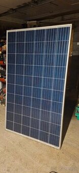 12x 270W solárnych fotovoltaických panelov