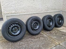 Sada 15" VW plechových diskov [1K0601027T] na letných pneu.