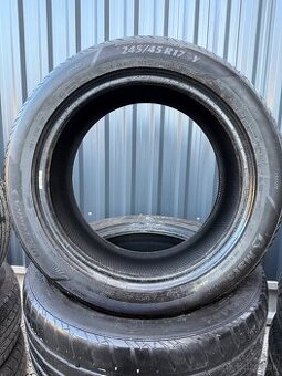 245/45r17