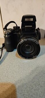 Predam digitalny fotoaparat FUJIFILM