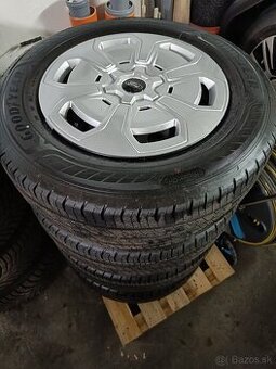 Goodyear 215/65 R16 Ford