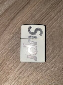 Zapalovač Supreme x Zippo