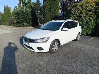 Kia Cee'd SW 2012 - 1