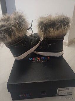 Moon boot