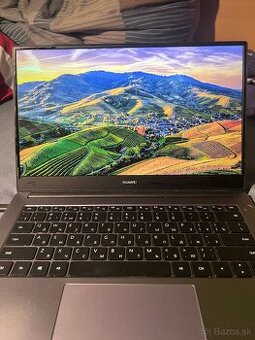 Huawei Matebook D14 s Ryzen 5, 8gb RAM, 512GB ssd.