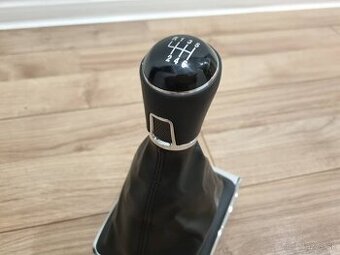 Kožena radiaca páka s koženou hlavicou